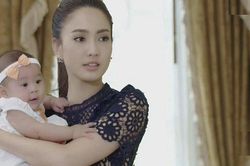 Tôi về ở cữ mới được nửa tháng mà mẹ tôi đã tìm đến gặp con rể để rồi phải ra về trong ấm ức