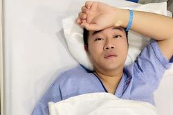 Ca sĩ Minh Quân phải cắt bỏ 80% dạ dày sau 1 tuần nhập viện