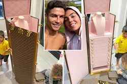 Ronaldo 'ghi bàn' siêu xịn với bạn gái