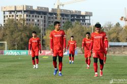 Sỹ Hoàng và Văn Việt của SLNA tích cực tập luyện cho trận đấu với U23 Đài Bắc Trung Hoa