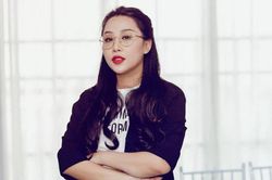 Nhà văn Gào bị rải tờ rơi đòi nợ khắp nơi, đến cái thùng rác cũng không tha