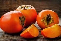 Người phụ nữ bị tắc ruột do ăn quả hồng