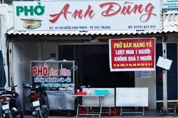 Nhiều hàng quán ở miền Tây chưa bán tại chỗ