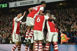 Arsenal 3-1 Aston Villa: Bằng điểm MU, Pháo thủ tấn công Top 6