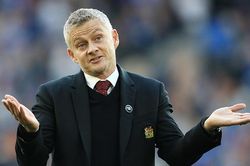 Tin MU 23/10: Bruno Fernandes giúp Ole giữ ghế. Wenger mách MU cách hạ Liverpool