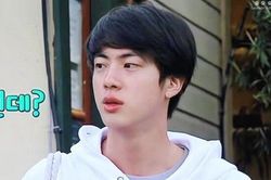 Trang phục đặc biệt của Jin BTS khiến ARMY nức lòng