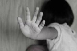 Tạm giữ nam thanh niên đã làm 'bạn gái nhí' có thai và sinh con