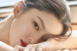 Han So Hee bị 'choáng' khi được trao danh hiệu 'Jun Ji Hyun thế hệ tiếp theo'