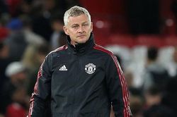 MU thua đậm, CĐV mỉa mai 'kỷ lục' của HLV Solskjaer