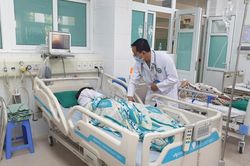 13 học sinh ở Quảng Ninh nhập viện do ăn kẹo không rõ nguồn gốc