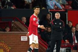 Solskjaer nói gì sau khi MU thảm bại?