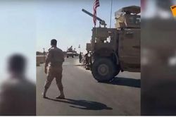 Video lính Syria chặn đoàn xe quân sự Mỹ, buộc phải quay đầu