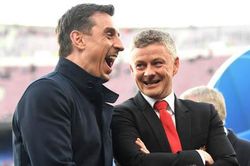 Neville dự đoán thời điểm BLĐ Man United sa thải Solskjaer