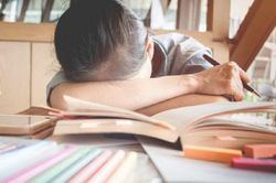 Những ngày tháng cô độc của một học sinh giỏi