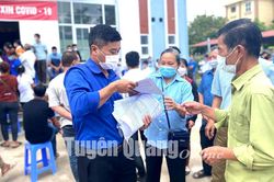 Tuổi trẻ Sơn Dương tình nguyện hỗ trợ tiêm vắc-xin