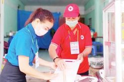 Đời sống U60 vẫn hiến máu, góp sức chống dịch