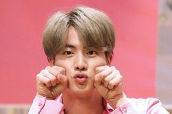 Jin là thành viên BTS nổi tiếng nhất trên mạng