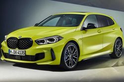 BMW M135i xDrive 2022 ra mắt