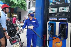 Cạn quỹ bình ổn giá xăng dầu, rục rịch đề xuất giảm thuế