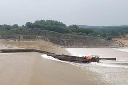 Khoảnh khắc đoàn công tác Sở GTVT Quảng Trị gặp nạn trên sông Thạch Hãn
