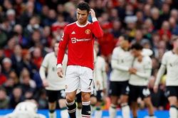 Wenger mách nước cho Solskjaer cách dùng Ronaldo