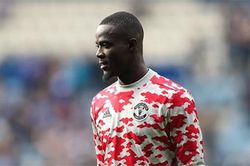 Bailly chất vấn Solskjaer vì ưu ái dùng Maguire
