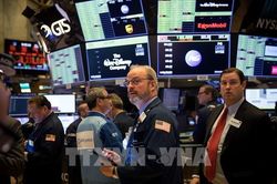 Dow Jones và S&P 500 đạt mức cao kỷ lục trong phiên 25/10