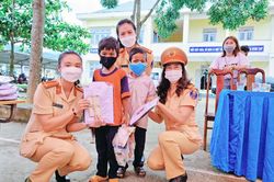 Phụ nữ Cảnh sát giao thông Công an tỉnh ''giỏi việc nước, đảm việc nhà''