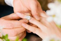 Bi kịch của cô gái trẻ lấy chồng chỉ sau 3 tháng quen biết: Hạnh phúc kéo dài vài tuần, kết thúc cuộc đời sau cuộc 'mây mưa' trong công viên