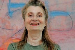 Nữ văn sĩ đoạt giải Nobel Elfriede Jelinek tròn 75 tuổi: Nhà nữ quyền cấp tiến và đầy khiêu khích