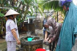 Cách xử lý nước ăn, uống trong mùa lũ lụt