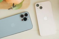 iPhone 13 xách tay giảm giá không phanh sau khi hàng chính hãng lên kệ