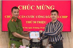 Bộ Công an cán mốc sản xuất chiếc thẻ căn cước công dân gắn chíp thứ 50 triệu