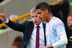 MU đón tin vui từ Varane