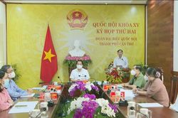 Vẫn còn tình trạng khen thưởng nể nang, phân định 'cấp trên với cấp dưới'
