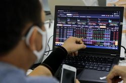 Cổ phiếu đua nhau tăng giá, VN-Index lại lập đỉnh cao mới