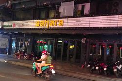 Phố Tây Bùi Viện vắng khách ngày mở bán trở lại