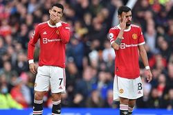 MU khủng hoảng: Rooney chỉ trích đàn em, không ủng hộ Solskjaer