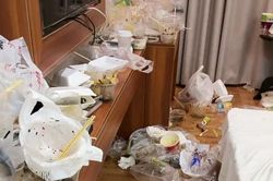 Trung Quốc: Khách bỏ đi, để lại căn phòng 'kinh hoàng' sau một tháng thuê ở