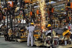 Sản xuất công nghiệp tháng 10 khởi sắc trở lại