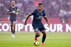 Cựu sao Liverpool bị Messi và nhóm cầu thủ Nam Mỹ cô lập tại PSG