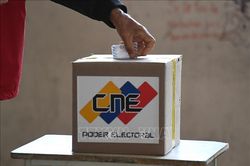 EU đưa phái đoàn giám sát bầu cử đầu tiên tới Venezuela