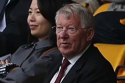 Sir Alex gặp Solskjaer và Ronaldo sau khi chứng kiến MU đại bại trước Liverpool