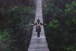 Cầu treo nguy hiểm nhất Đà Lạt có view cực chill không dành cho người yếu tim