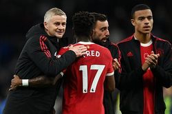 MU: Sơ đồ 3 hậu vệ đã 'cứu' Solskjaer thế nào?