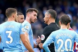 Siêu sao mắc lỗi, Man City chịu cú sốc khó tin trước Crystal Palace