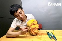 Người 'thổi hồn' vào những chiếc mặt nạ Halloween