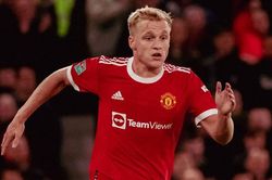 Hé lộ thời điểm Donny van de Beek chia tay MU