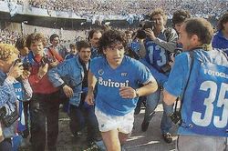 Bóng đá Argentina kỷ niệm sinh nhật của Maradona