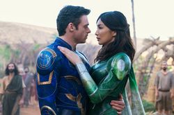 Cảnh tình tứ đầu tiên trong vũ trụ Marvel